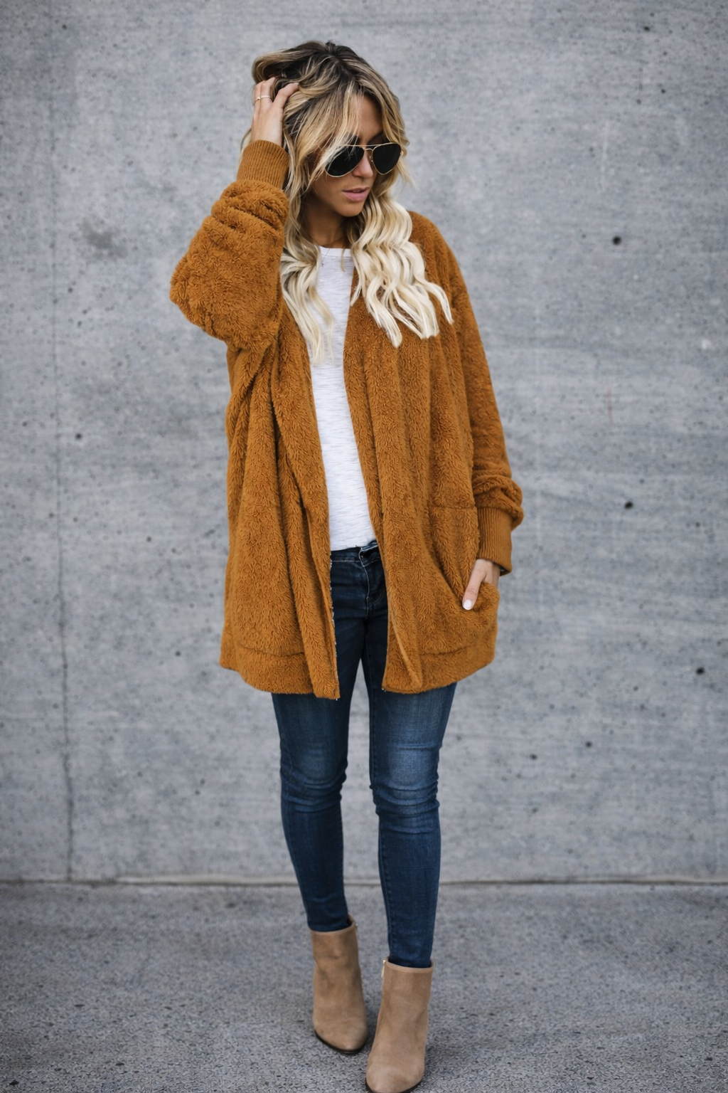 Selene - Giacca in simil pelliccia con cappuccio